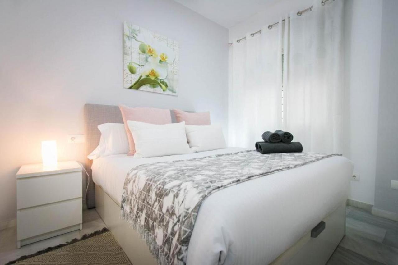 Holidays2Malaga Eduardo Ocon Ground Floor Renovated Apartment In The City Center Exterior foto